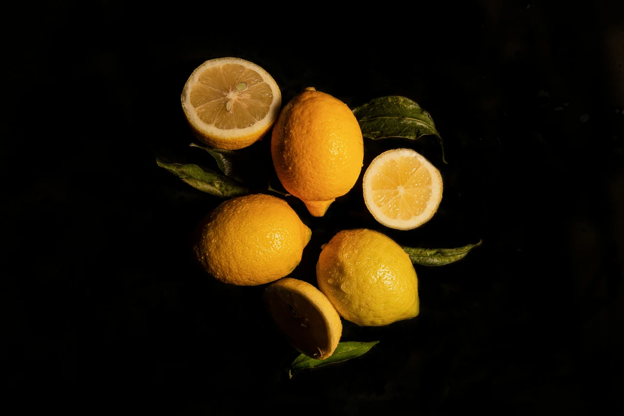 Bere succo di limone ogni giorno fa bene? Ecco la verità Immagine selezionata