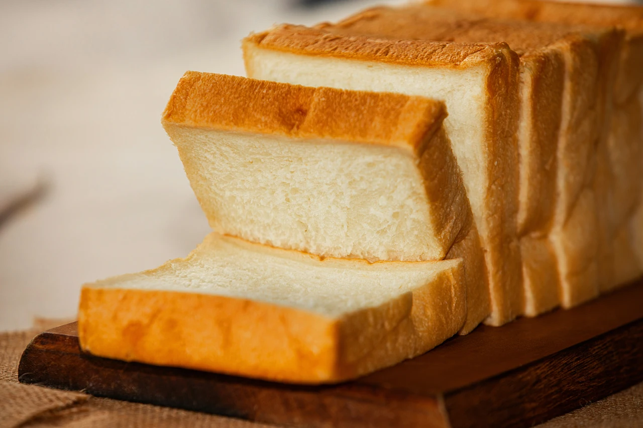 Pane integrale o bianco? La verità che nessuno ti dice sulle calorie contenute Immagine selezionata