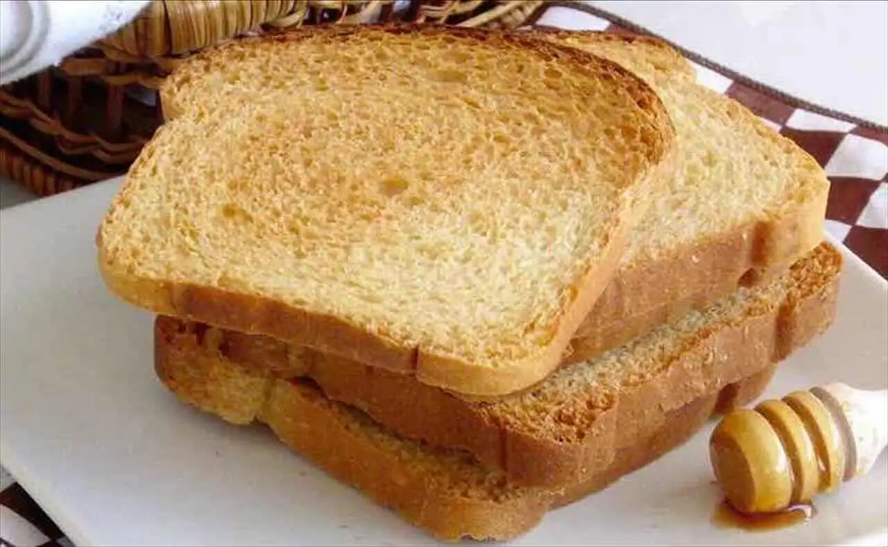 Pane integrale o bianco? La verità che nessuno ti dice sulle calorie contenute Immagine selezionata
