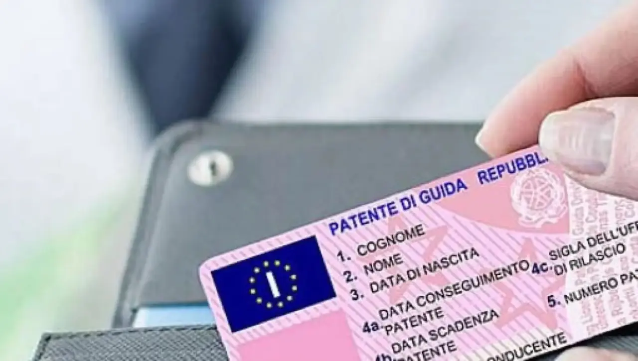 Ultima chiamata per la patente: ecco cosa serve davvero per la Real ID in Italia Immagine selezionata