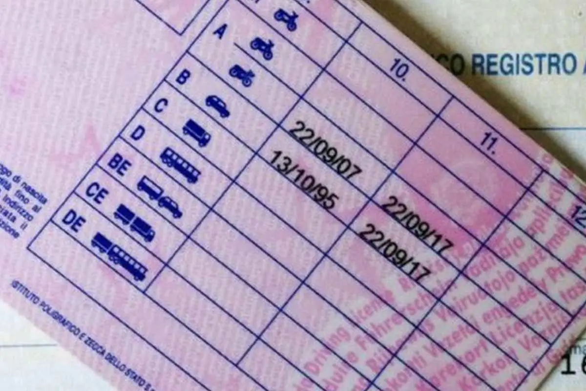 Ultima chiamata per la patente: ecco cosa serve davvero per la Real ID in Italia Immagine selezionata