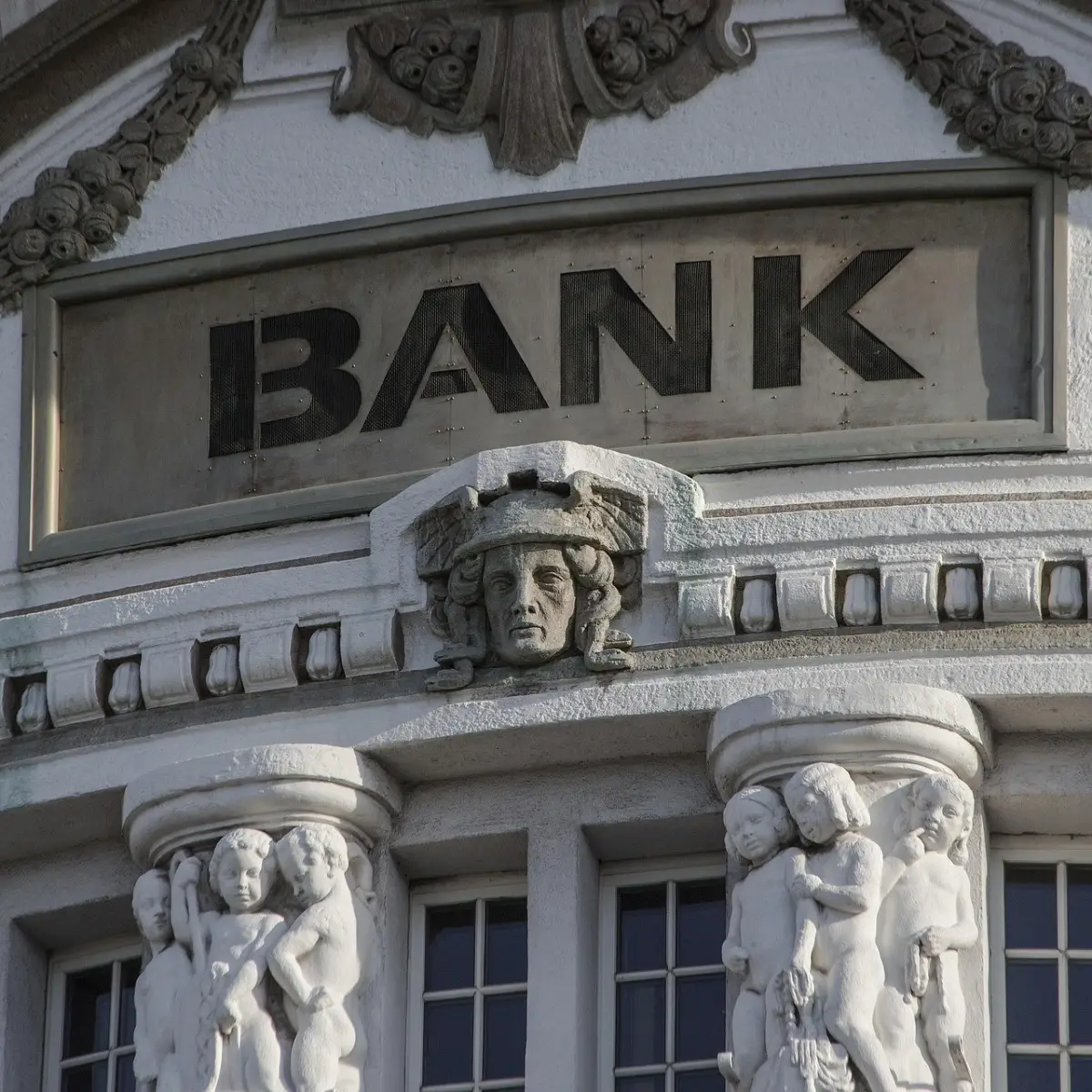 Fusioni bancarie e nuove tensioni: cosa succede davvero ai conti correnti Immagine selezionata