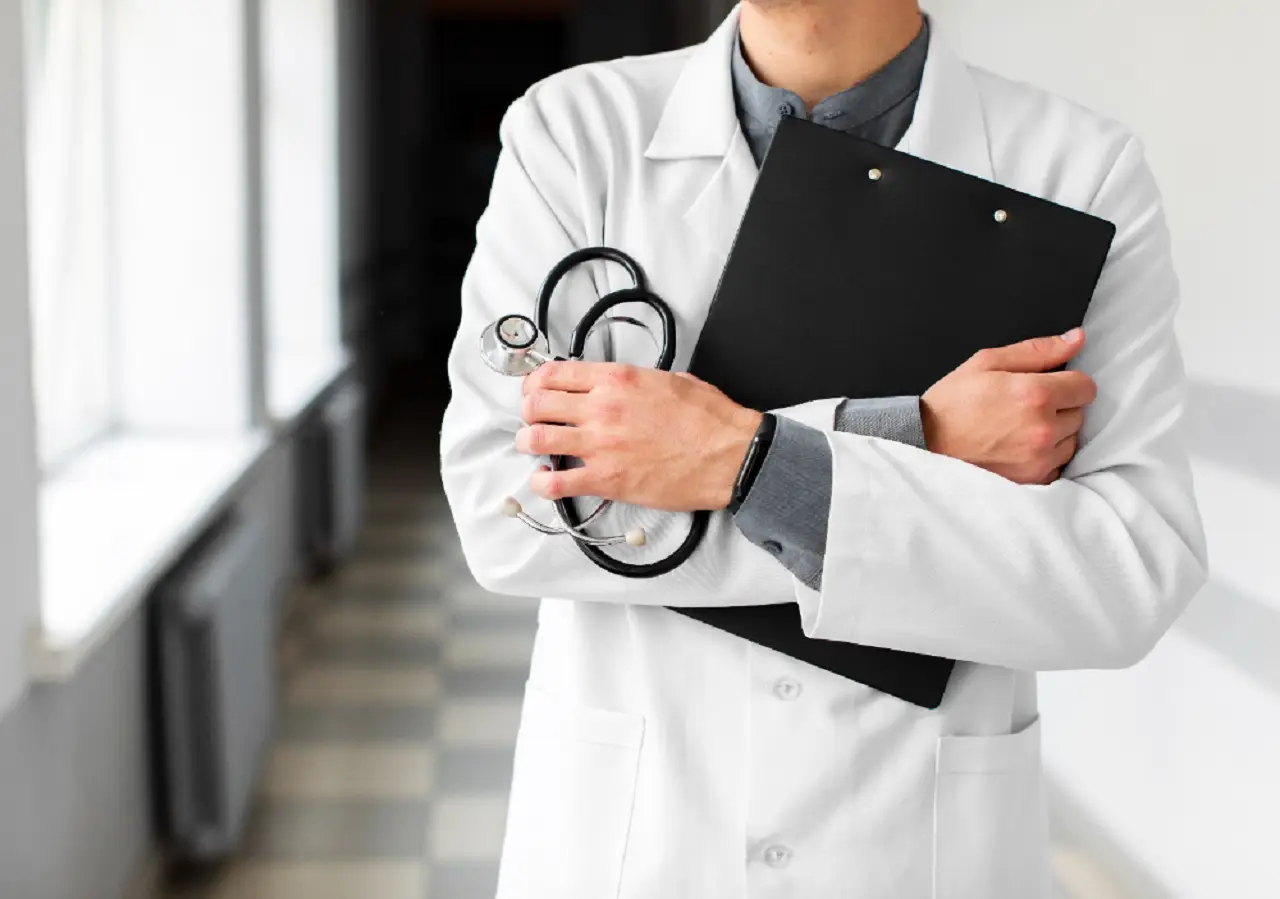 Una nuova scuola di medicina apre le porte al futuro della salute Immagine selezionata