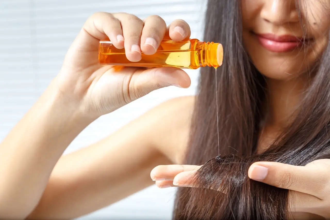 Vuoi una pelle giovane? Prova questi tre oli naturali per viso, collo e mani: risultati da sogno! Immagine selezionata