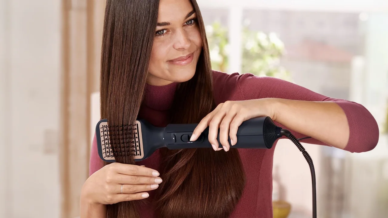 Come scegliere la spazzola giusta per ridurre la caduta dei capelli secondo la dermatologa Come scegliere la spazzola giusta per ridurre la caduta dei capelli secondo la dermatologa