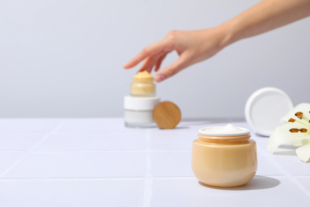 Scopri come proteggere i capelli dal sole in estate: i suggerimenti dell’esperta Scopri come proteggere i capelli dal sole in estate: i suggerimenti dell’esperta