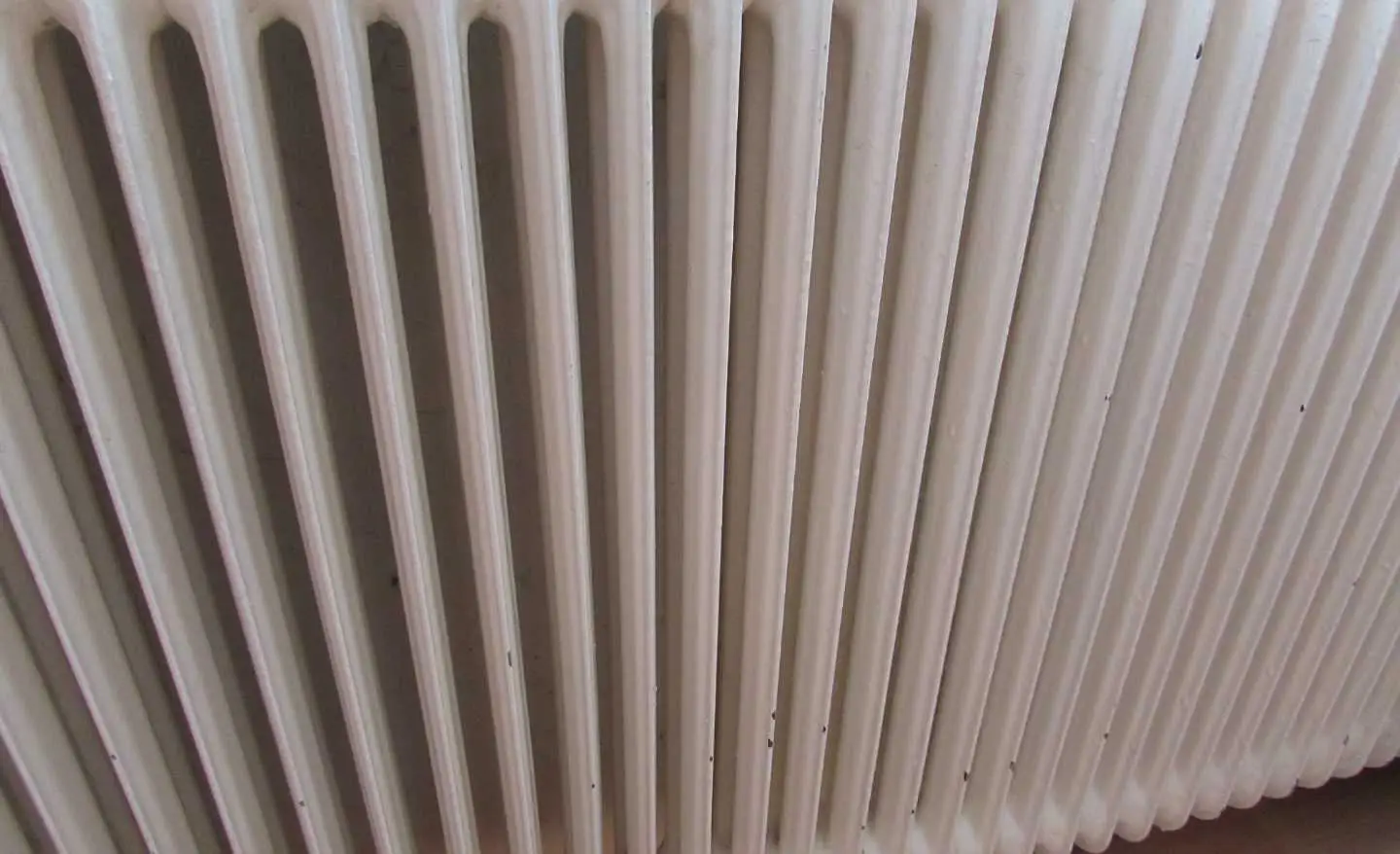 Come eliminare la polvere dai termosifoni prima dell’estate: il trucco dell’allergologo per giugno Come eliminare la polvere dai termosifoni prima dell’estate: il trucco dell’allergologo per giugno