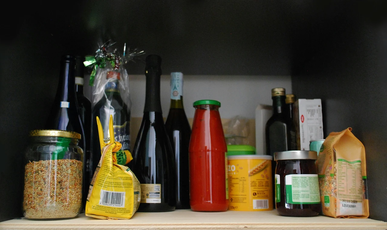 Organizzare la dispensa a giugno: la strategia anti-insetti dell’igienista alimentare Organizzare la dispensa a giugno: la strategia anti-insetti dell’igienista alimentare